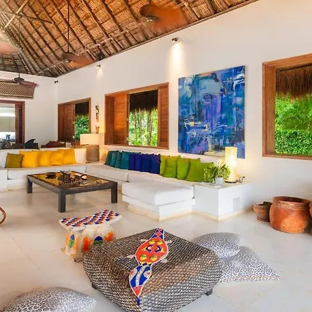 Stylish With Pool And Beach Villa *