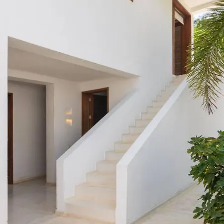 Villa Stylish With Pool And Beach *