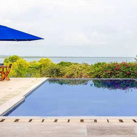 Stylish With Pool And Beach *