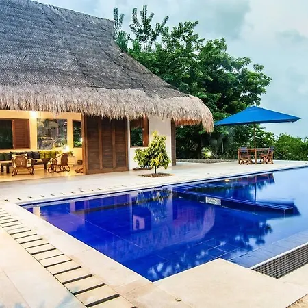 Stylish With Pool And Beach Villa *