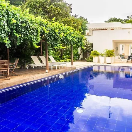 Stylish With Pool And Beach